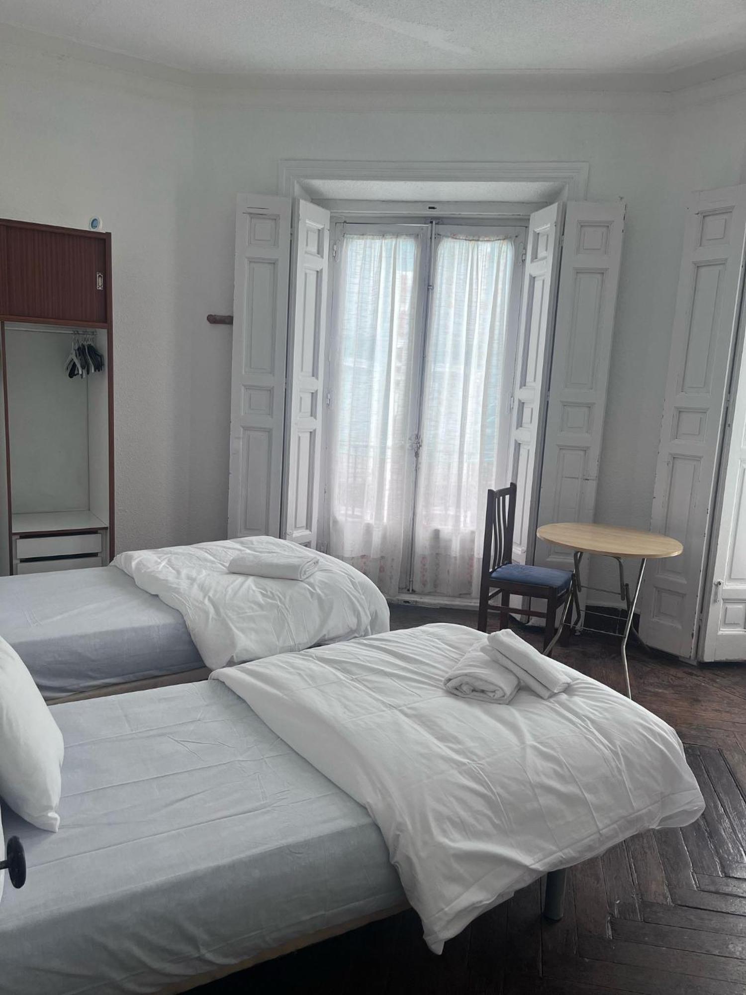 Hostal Alonso No Limit Мадрид Экстерьер фото