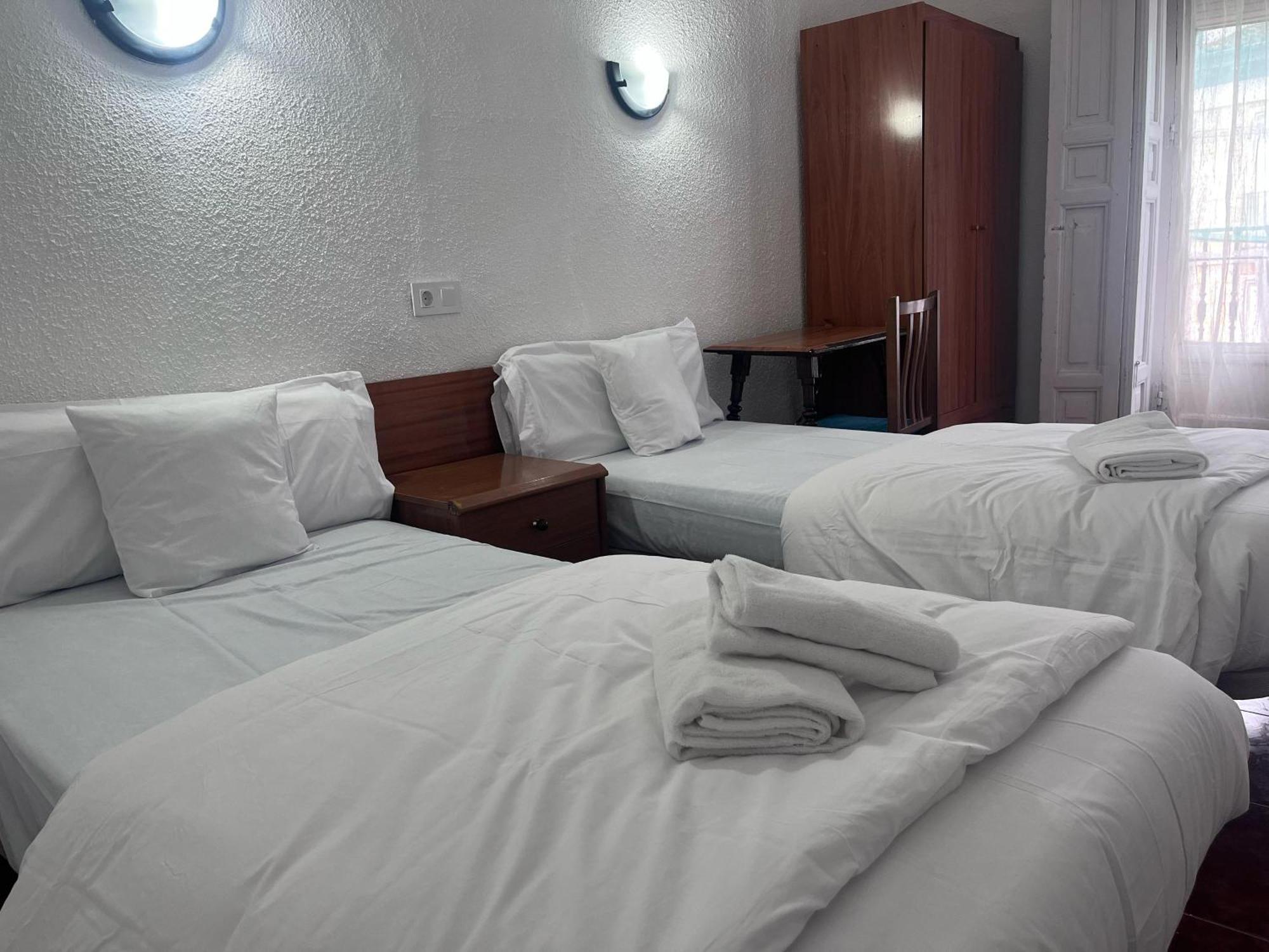 Hostal Alonso No Limit Мадрид Экстерьер фото