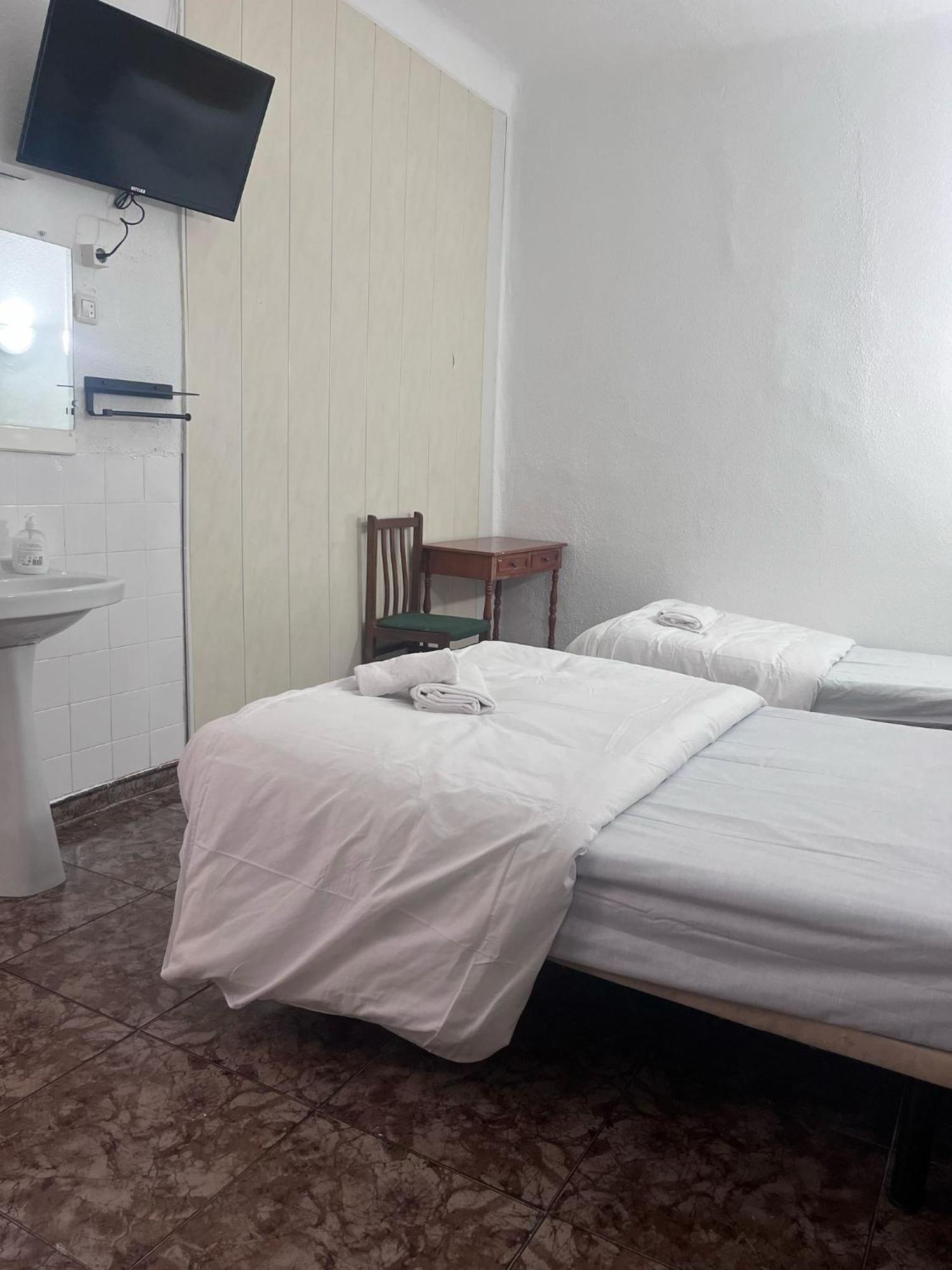 Hostal Alonso No Limit Мадрид Экстерьер фото