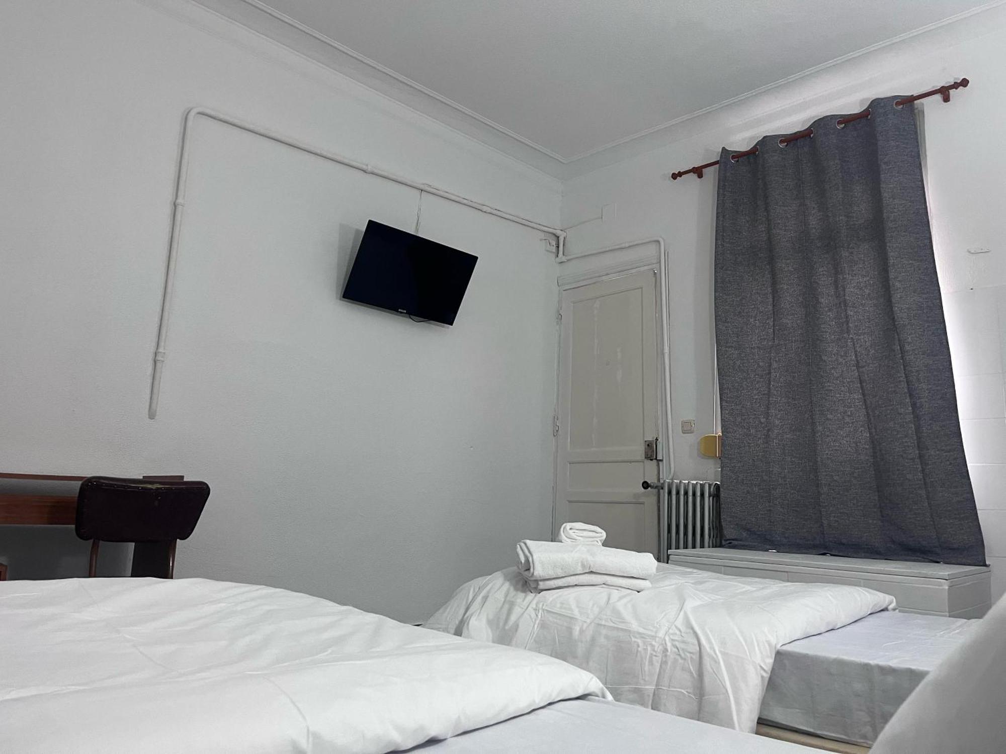 Hostal Alonso No Limit Мадрид Экстерьер фото