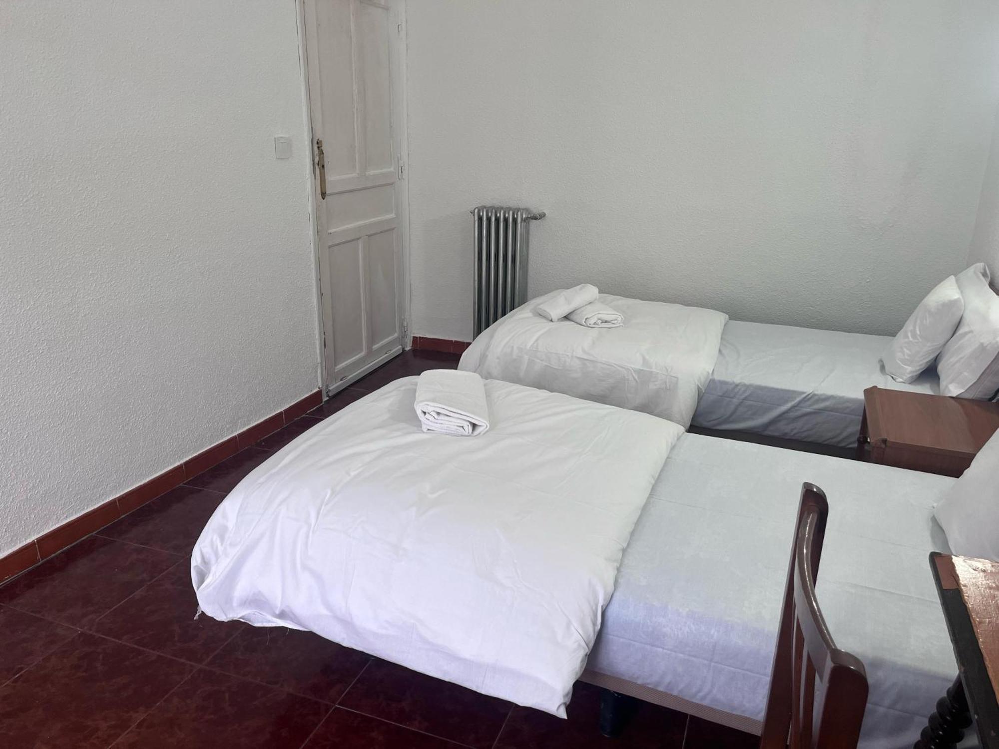 Hostal Alonso No Limit Мадрид Экстерьер фото