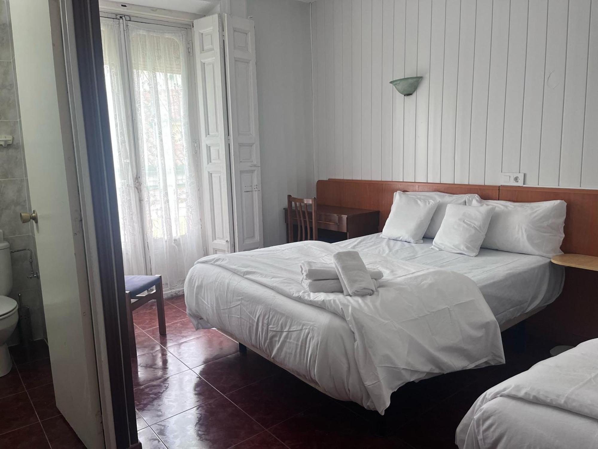 Hostal Alonso No Limit Мадрид Экстерьер фото