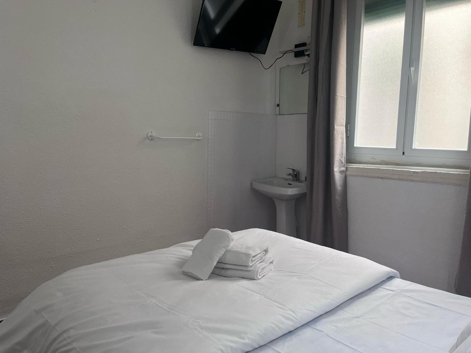 Hostal Alonso No Limit Мадрид Экстерьер фото
