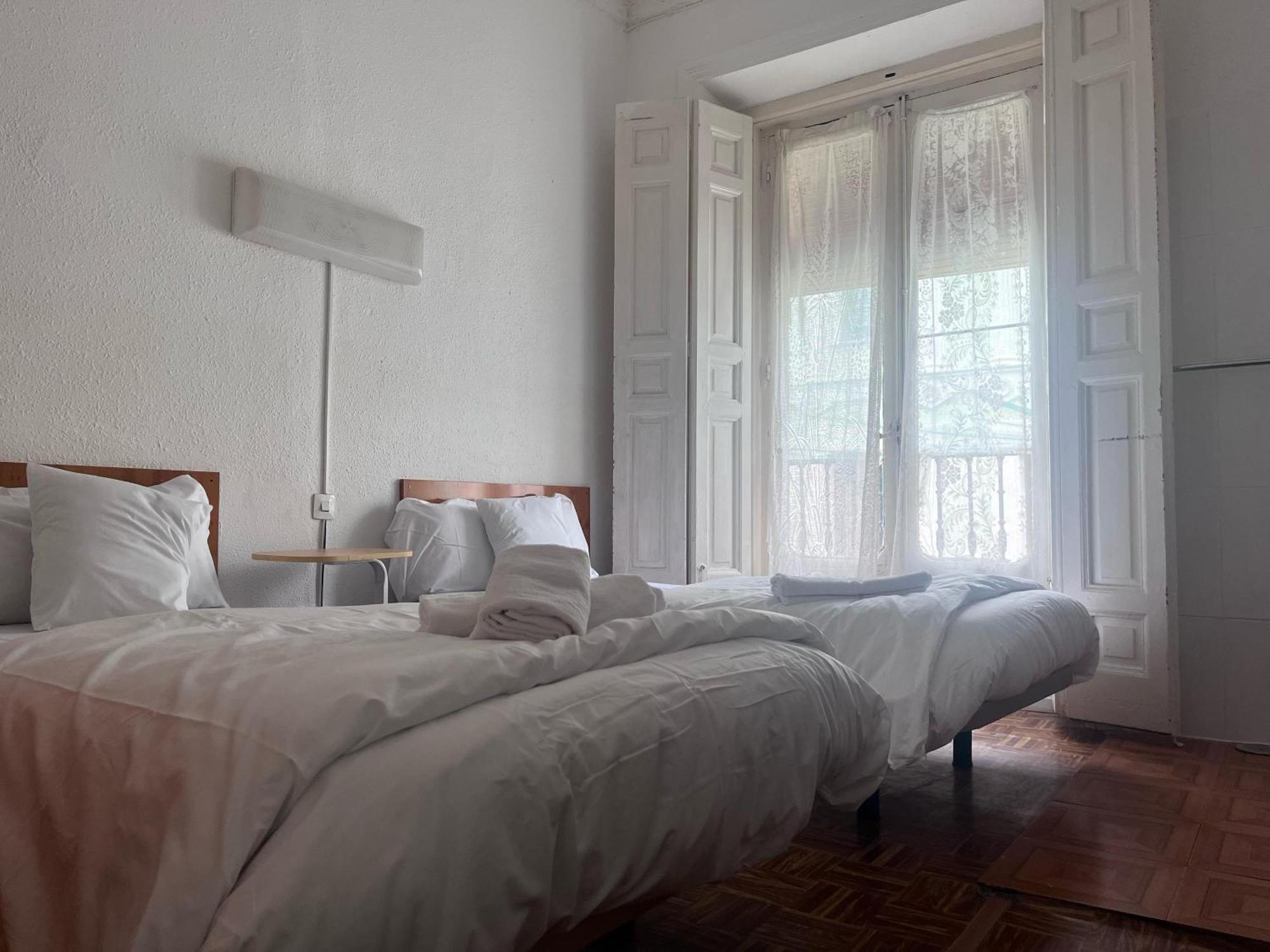 Hostal Alonso No Limit Мадрид Экстерьер фото